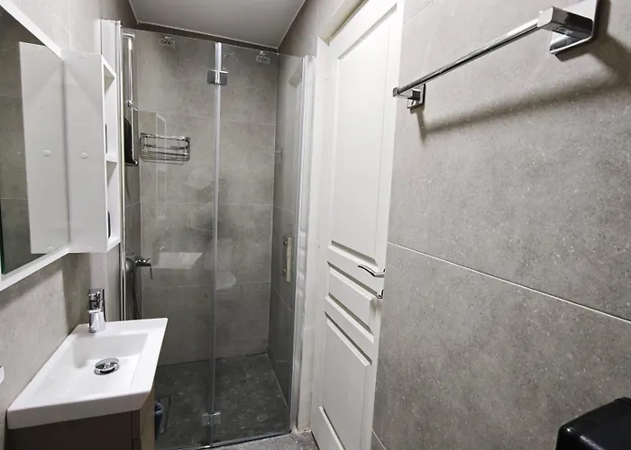 St Lazarus Πανσιόν